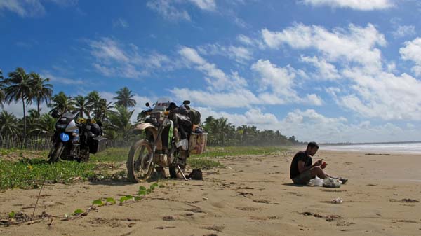 Photo by Marcos Da Fieno, Peru; of Andy, Canada; eating breakfast north of Brasil, on a SA trip, KLR600.