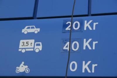 Bikes are, with a few exeptions, exempt from road toll in Norway.