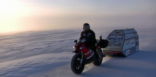 Sjaak Lucassen on the frozen Beaufort Sea!