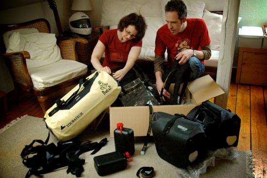 Sonja & Claudio packing up gear