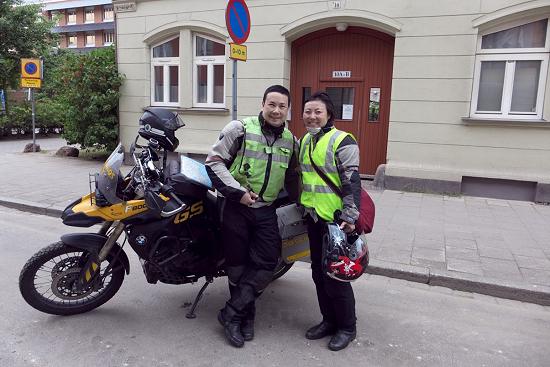 Quirien Wijnberg + Shu Liang with bike.