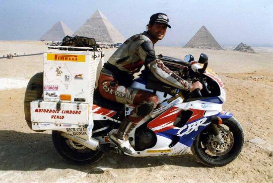 SjaakLucassen-Pyramids.jpg