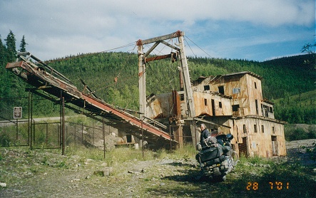 Gold mining dredge