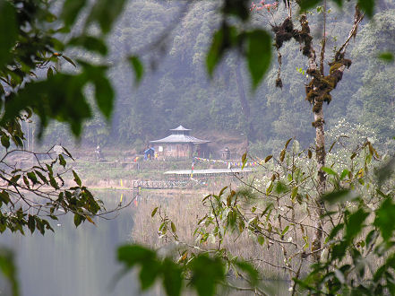Small temple on Khecheopalri Lake