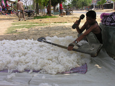 Lufting cotton to make a qilt cover