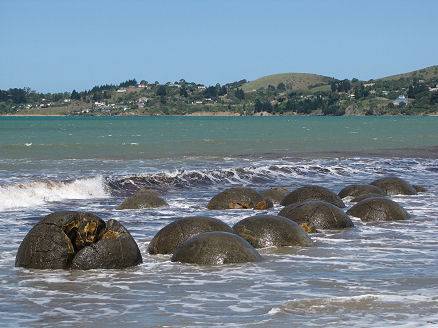 Moeraki Bolders