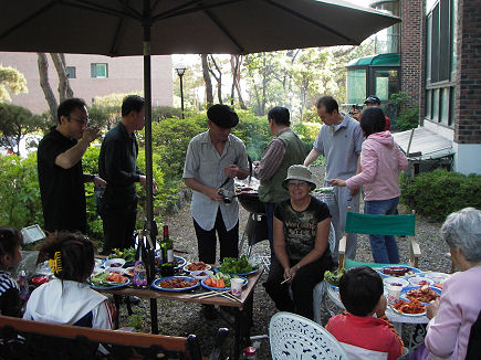 Barbecue lunch, Korean style, Joe and Kwang-Hee
