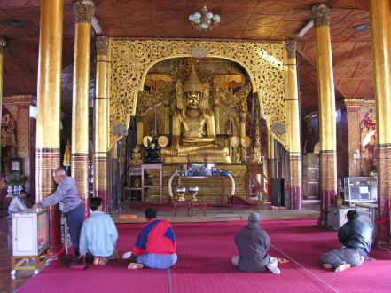 Myanmar Wat in Kentung