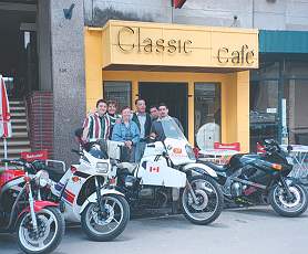 Grupo de Amigos de Motocicletas de Azul.