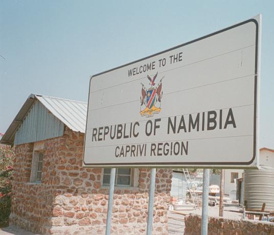 http://www.horizonsunlimited.com/images/NamibiaBorder.jpg