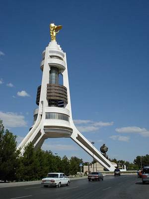 Turkmenbashi statue.