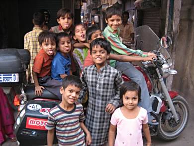 Kids with Pablo's bike.