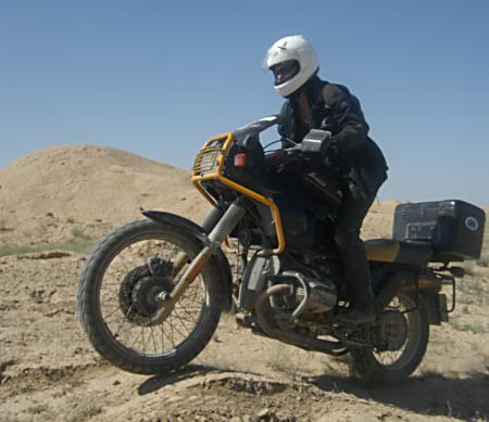 In the Kyzylkum Desert - crossing the border from Kazakhstan to Uzbekistan - had to go round the hard way as Turkmenistan had closed its borders.