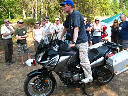 Andy Miller demonstrating proper riding technique at the HU Canada 2009 meeting.