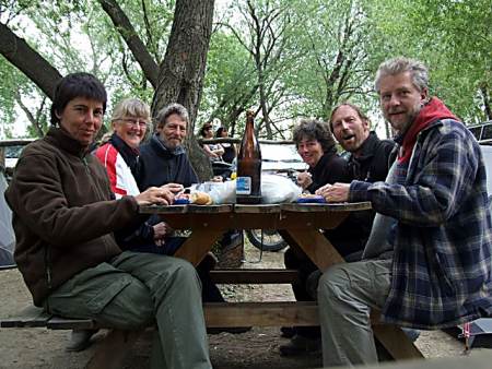 Campsite photo - Sandra, Lorraine, Kev, Sylvia, Chris, Roel.