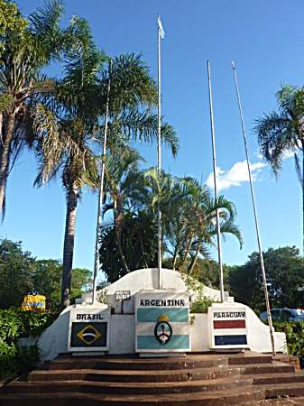 Ciudad-del-Este-border-Brazil-Argentina-Paraguay.