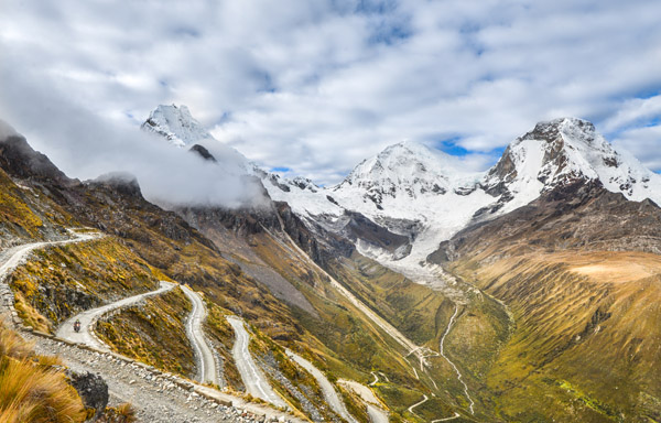Photo by Alberto Lara of Naomi Tweddle in Huaraz, Peru.