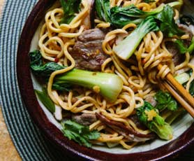 Asiatic pork, mushrooms noodles