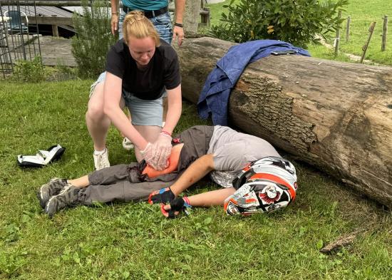 Celine Dubois, biker first aid demo.