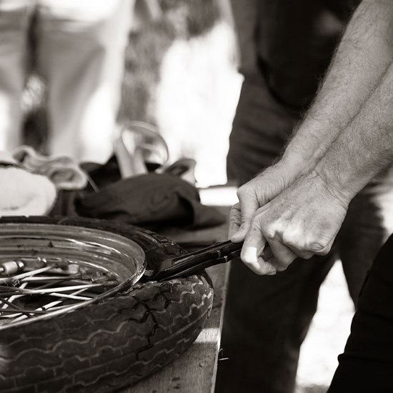 Fixing tyres.