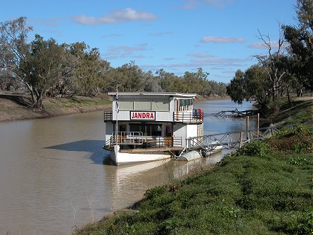 Paddle wheeler on the Darling River near Bourke