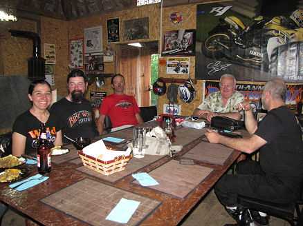 An evening at Doug's Moto Camp, Idilevo