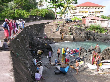 Selling fish from small boats