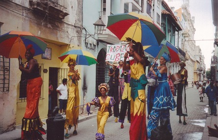 Street entertainment, buskers, the restored tourist sector of Havana