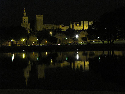 The old city of Avingnon at night