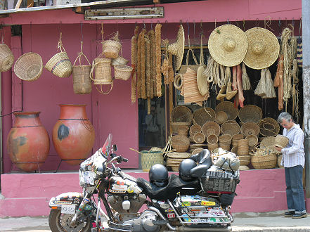 Local handicrafts in Libreville