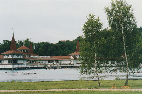 Gyogo-to, Europe's largest thermal lake