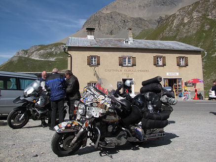 The generous BMW rider who gave us his tyre repair kit at the Albula Pass