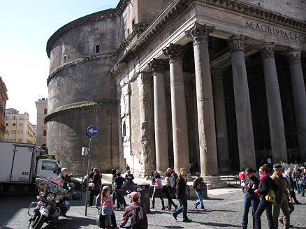 A favourite building, the 2000 year old Pantheon in Rome