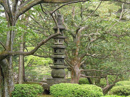 Magnificent gardens of Kenroku-en