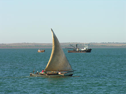 Fishing felucas head in and out of Mahajanga harbour each day 