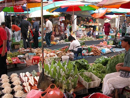 Colourful Sunday markets in Kuching