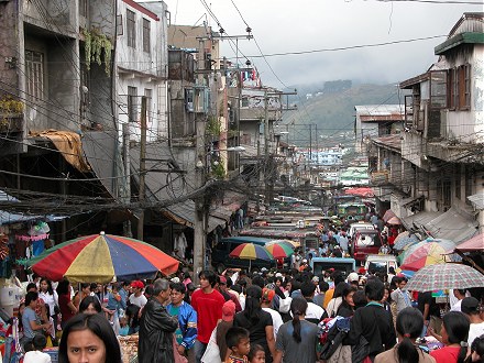 Market street in Baguio, note the electricity lines everywhere