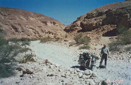 Section of difficult rocky road, especially on the low H-D