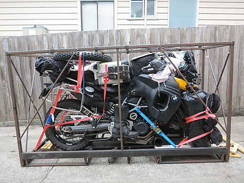 Swiss globetrotter arriving in Darwin beginning of march 2014-cleaning-and-crating-bike-007.jpg