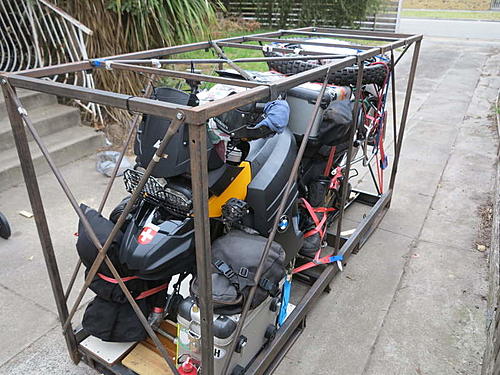 Swiss globetrotter arriving in Darwin beginning of march 2014-cleaning-and-crating-bike-009.jpg