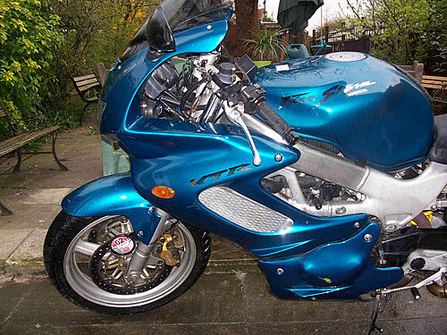 Swap/PX 650 GS or Dakar for Honda VTR, Beds. UK-100_1415.jpg