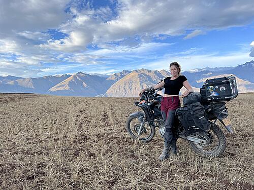 Click image for larger version

Name:	me moto peru.jpg
Views:	41
Size:	152.1 KB
ID:	27930
