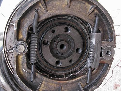 ! URGENT ?: Rear brake pad spring friction to the rim base problem-rim_01.jpg