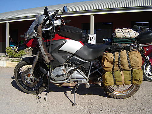 metal panniers v/s soft panniers-dsc03438.jpg