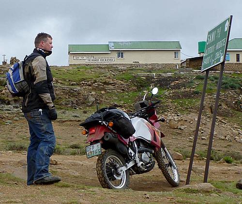 Giant Loop Panniers-p1000471-1024x860-.jpg