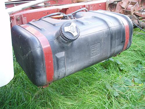 Iveco 40.10. truck fuel tank help-p1010252-large-.jpg