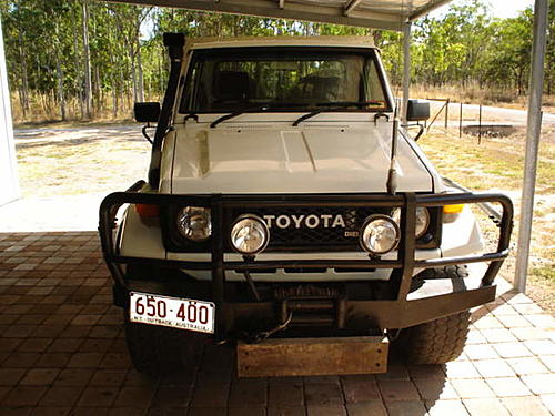 Land Cruiser V Rav 4 V Hilux-tojo-015.jpg