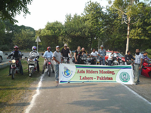 ASIA RIDERS MEETING 1-2 DEC 2012 Lahore Pakistan-all_bikers_in_hu.jpg