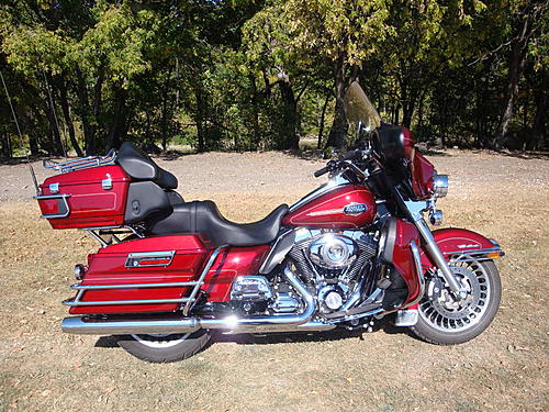 North America Touring Bike Available to Europeans-2011-harley-1-.jpg