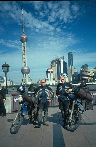 China motorcycle travel-chn_lomoaufdembund1.jpg